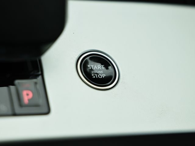 New 2026 Santorini Black LAND ROVER SE image 47
