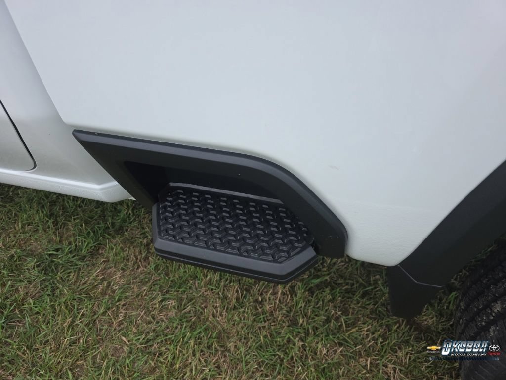 New 2026 Summit White Chevrolet LT image 9
