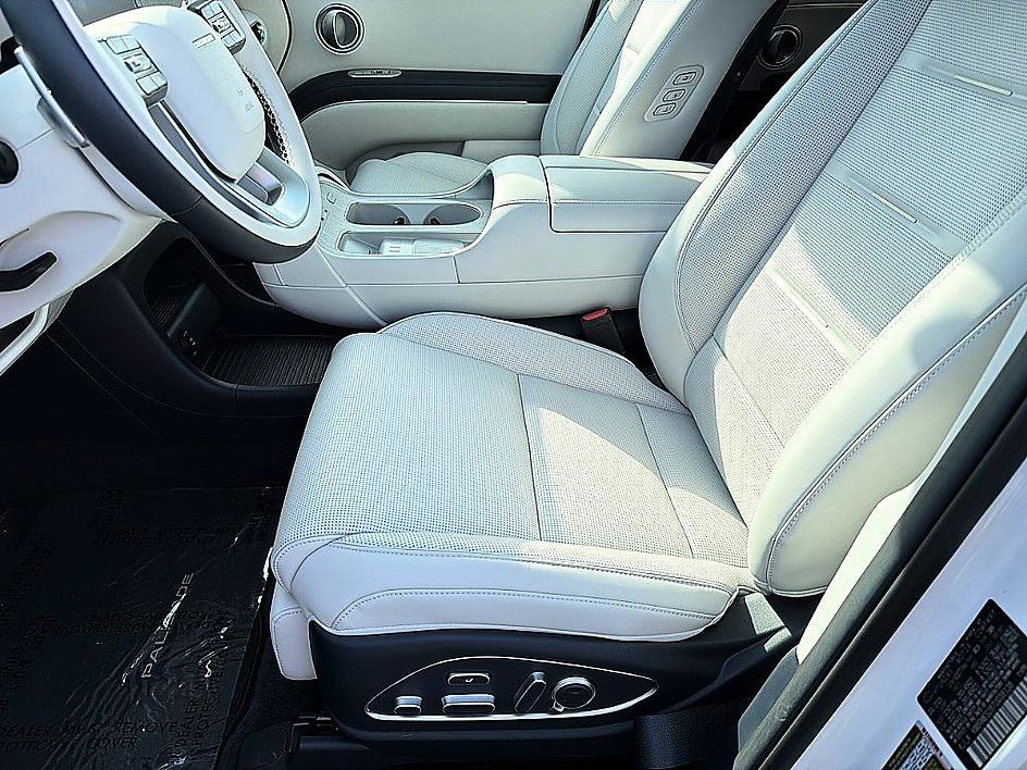 Used 2026 Creamy White Pearl Hyundai Calligraphy image 10