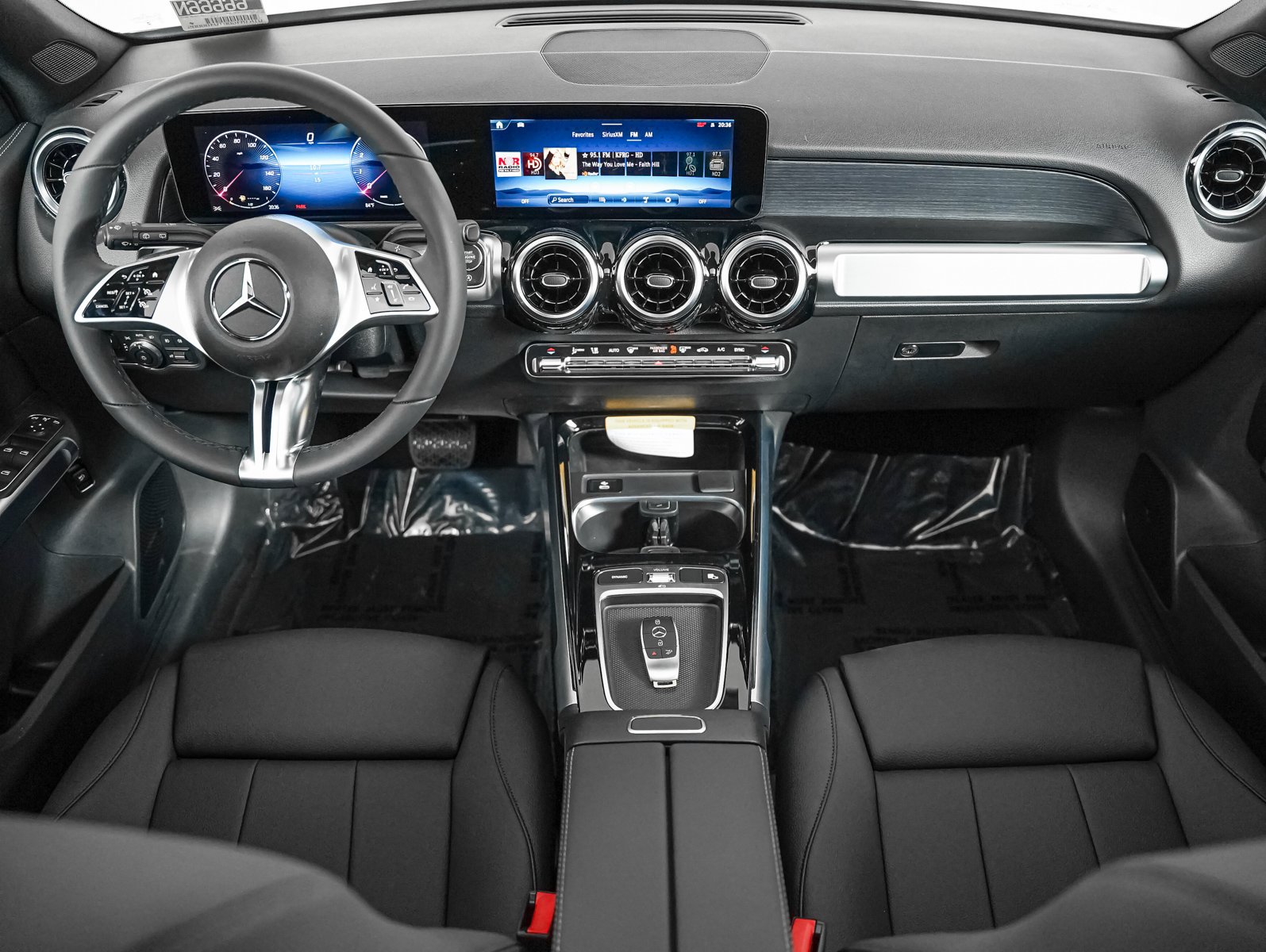 New 2026 Polar White Mercedes-Benz GLB 250 image 9