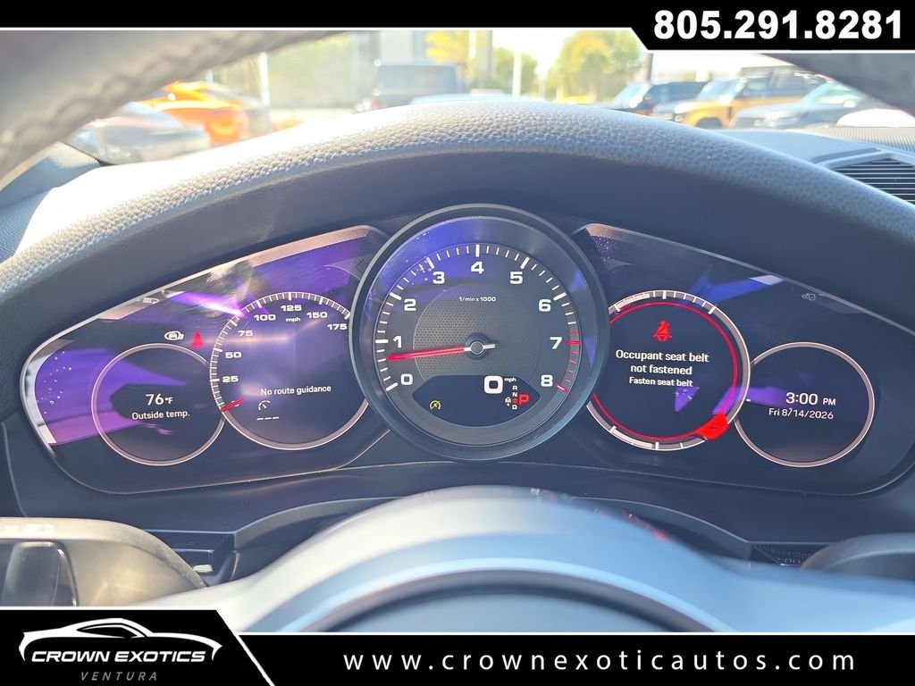 Used 2022  Porsche Base image 32