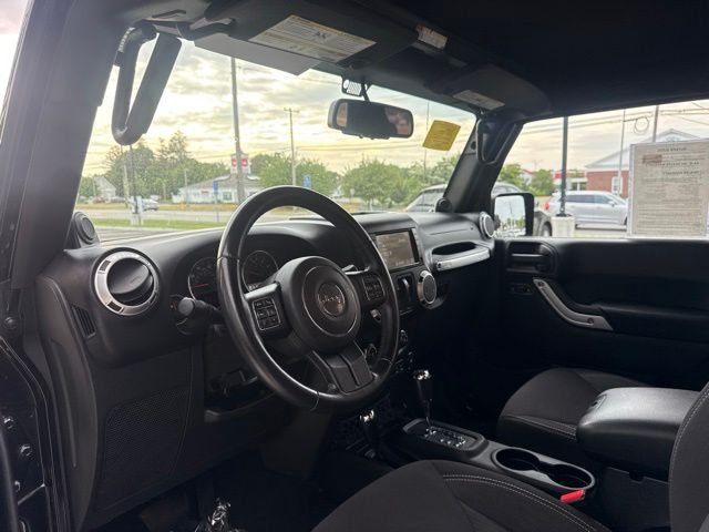 Used 2014 Black Jeep Sahara image 9