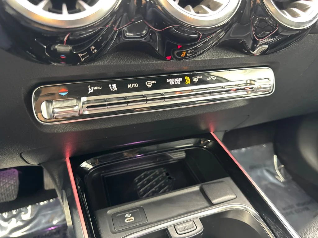 Used 2024 White Mercedes-Benz GLB 250 image 60