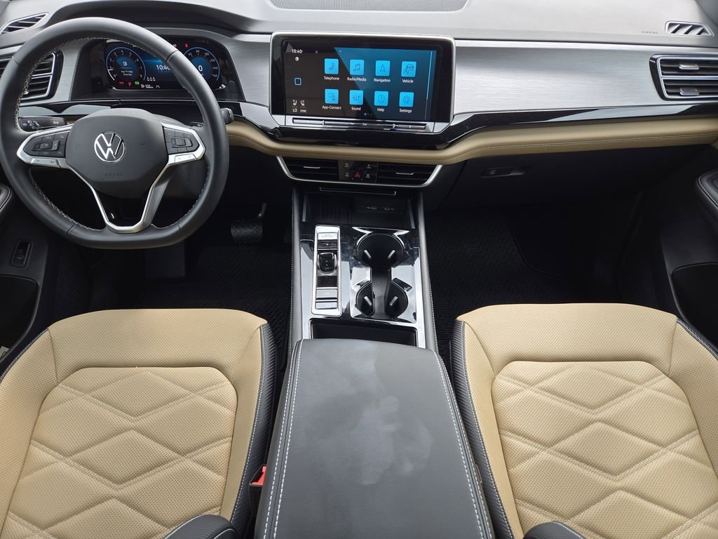 New 2026 Green Volkswagen 2.0T SE w/Technology image 21