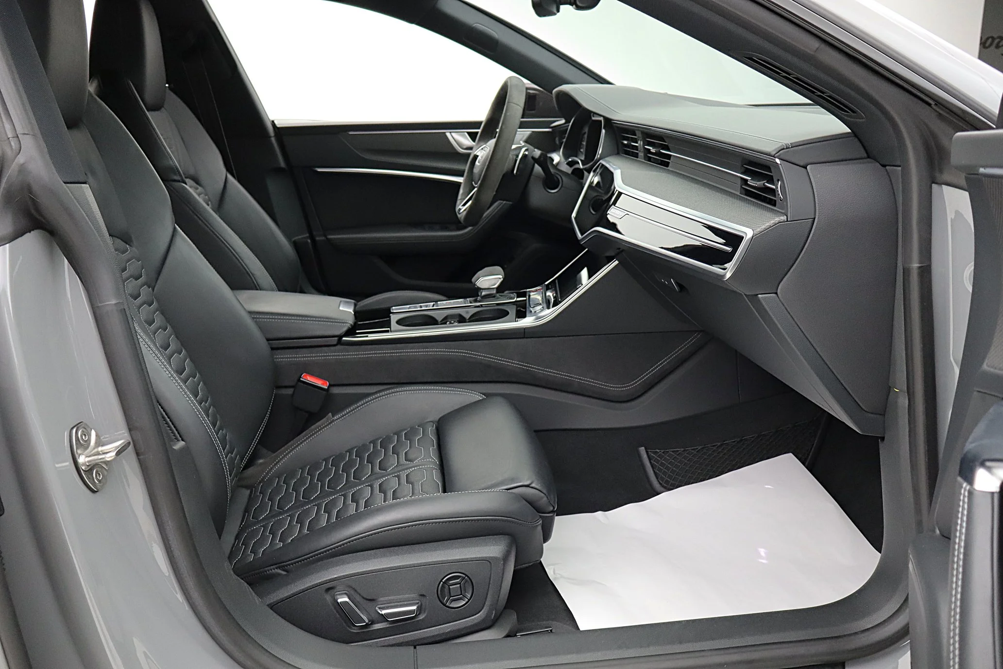 Used 2022 Gray Audi  image 28