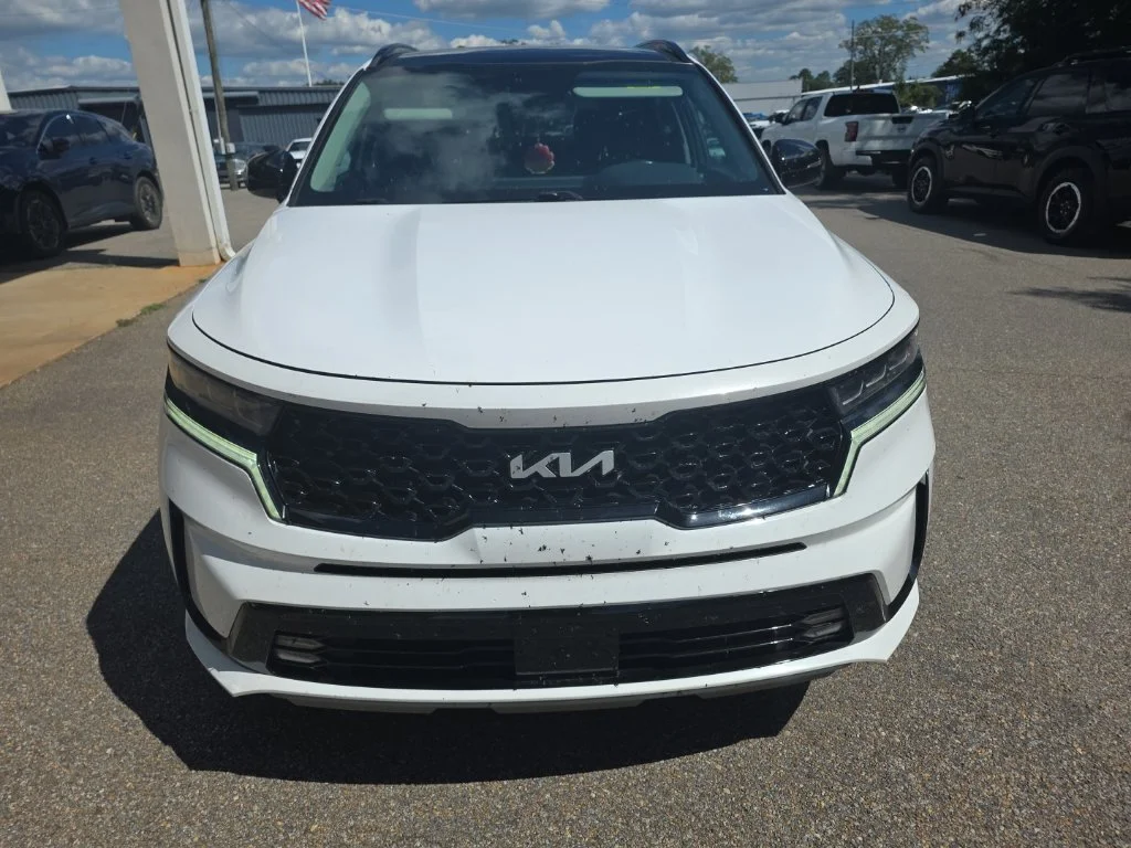 Used 2023 White Kia SX image 6