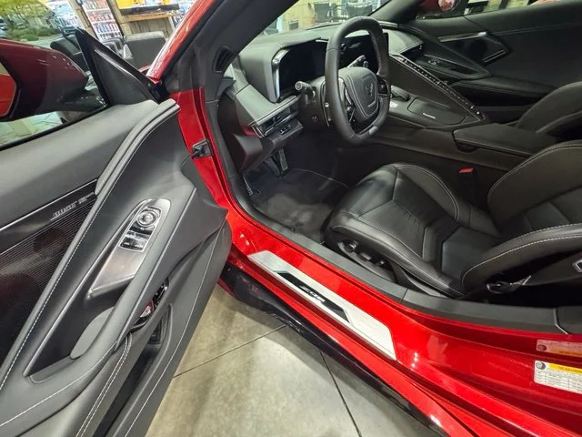 Used 2025 Red Mist Metallic Tintcoat Chevrolet 2LZ image 18