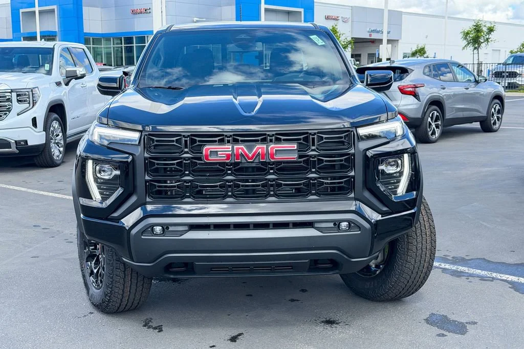 Used 2026 Onyx Black GMC Elevation image 3