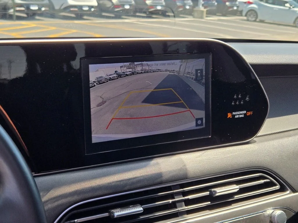 Used 2022 White Hyundai SEL image 27