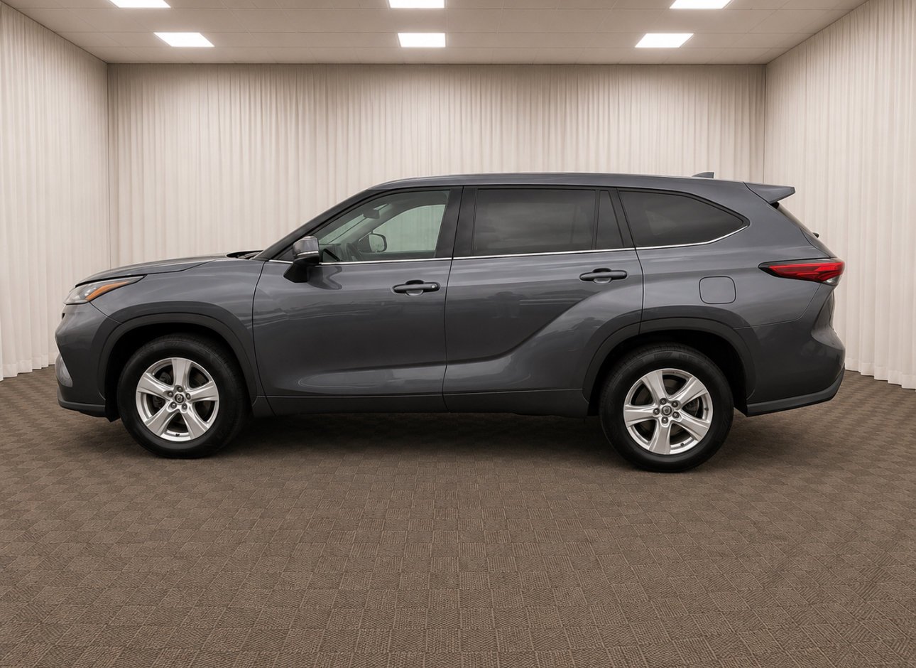 Used 2020 Magnetic Gray Metallic Toyota L image 6