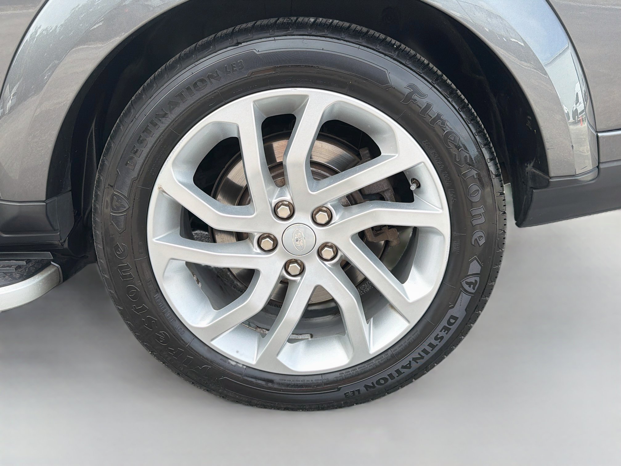 Used 2016 Gray Land Rover HSE image 41