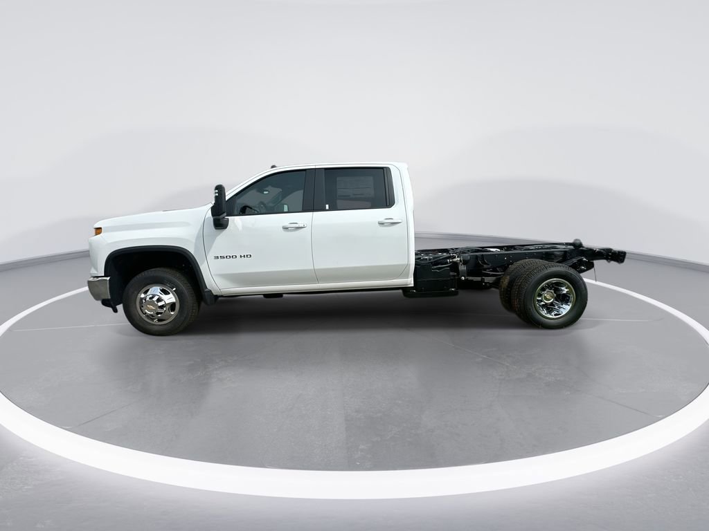 New 2026 Summit White Chevrolet LT image 5