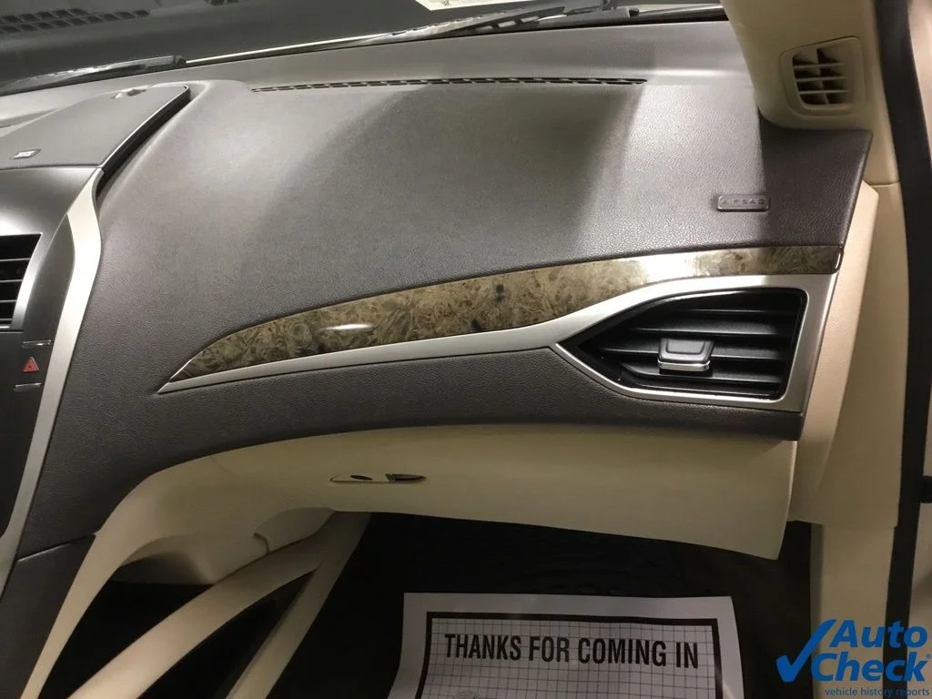 Used 2015 Silver Lincoln Base image 39