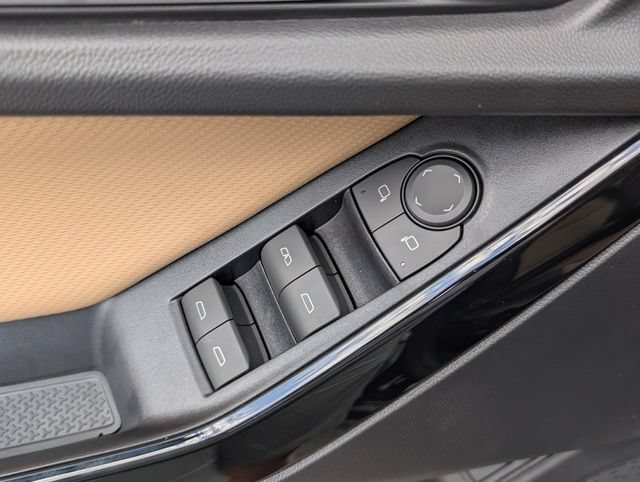 New 2027 Mosaic Black Metallic Chevrolet ACTIV image 14