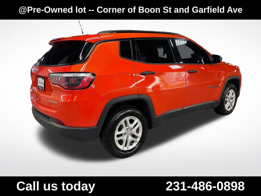 Used 2018  Jeep Sport image 5