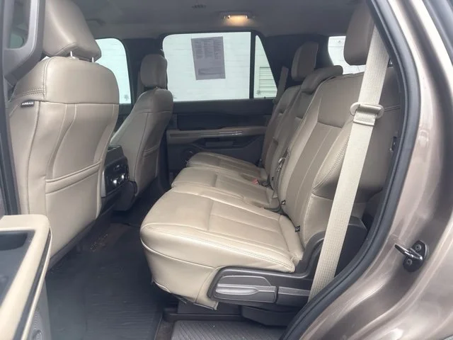 Used 2018 Gray Ford XLT image 10