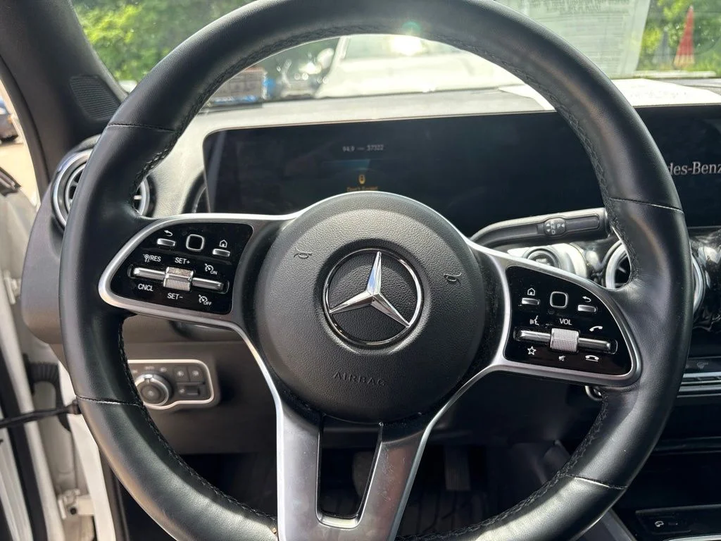 Used 2022 White Mercedes-Benz GLB 250 image 14