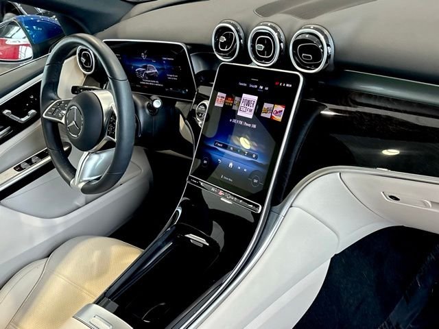 Used 2026 Blue Mercedes-Benz GLC 300 image 36