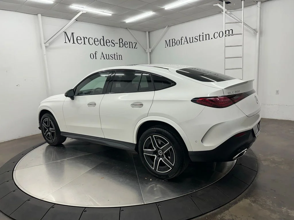 New 2027 White Mercedes-Benz GLC 300 image 5