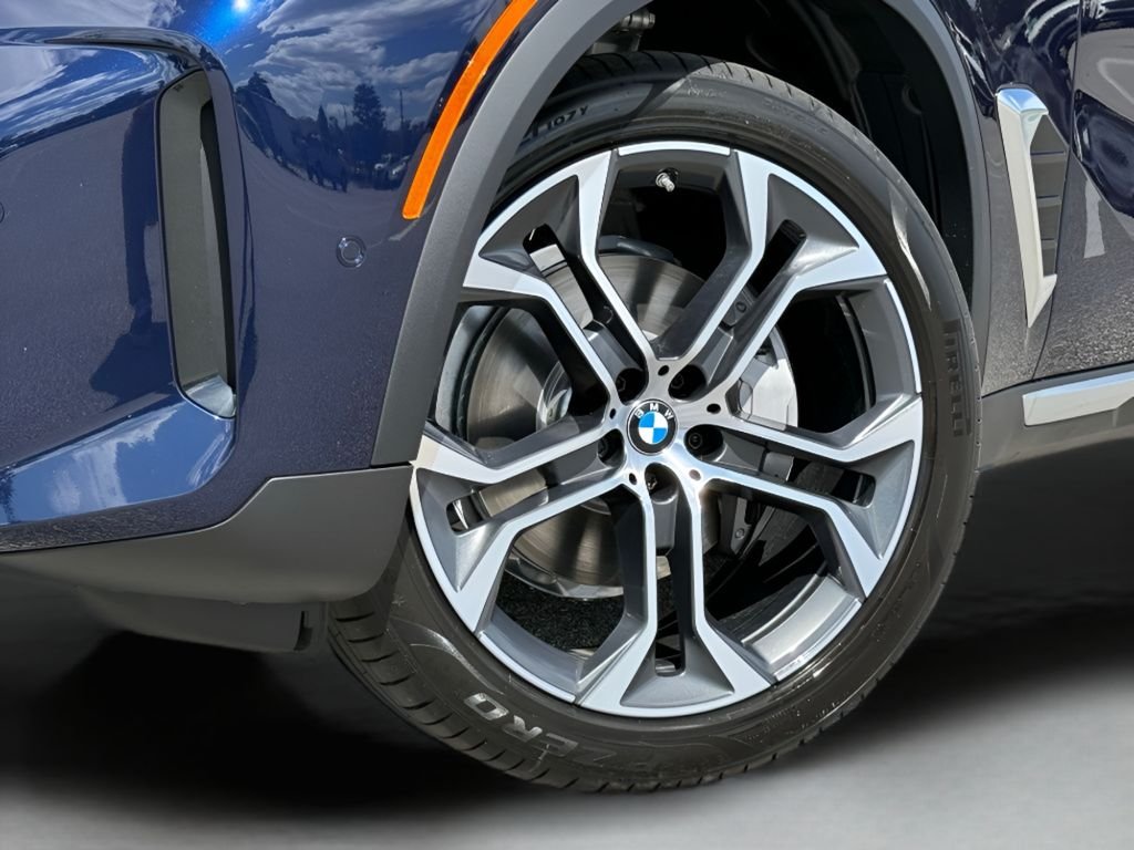 New 2026 Tanzanite Blue II Metallic BMW xDrive40i image 9