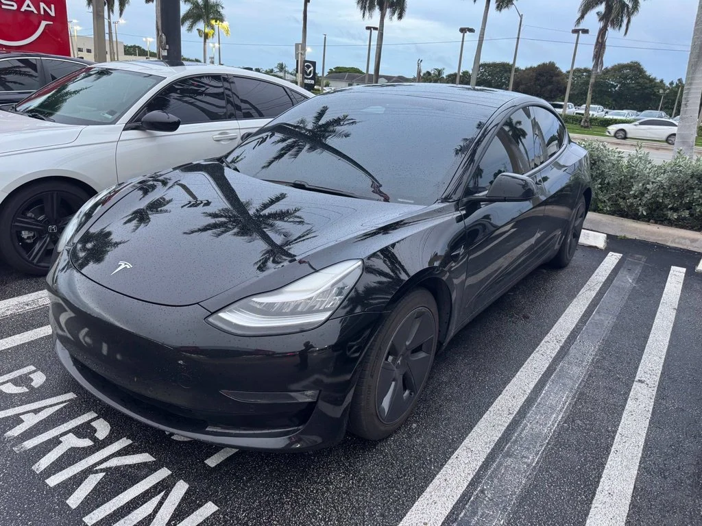 Used 2021 Black Tesla Long Range image 2