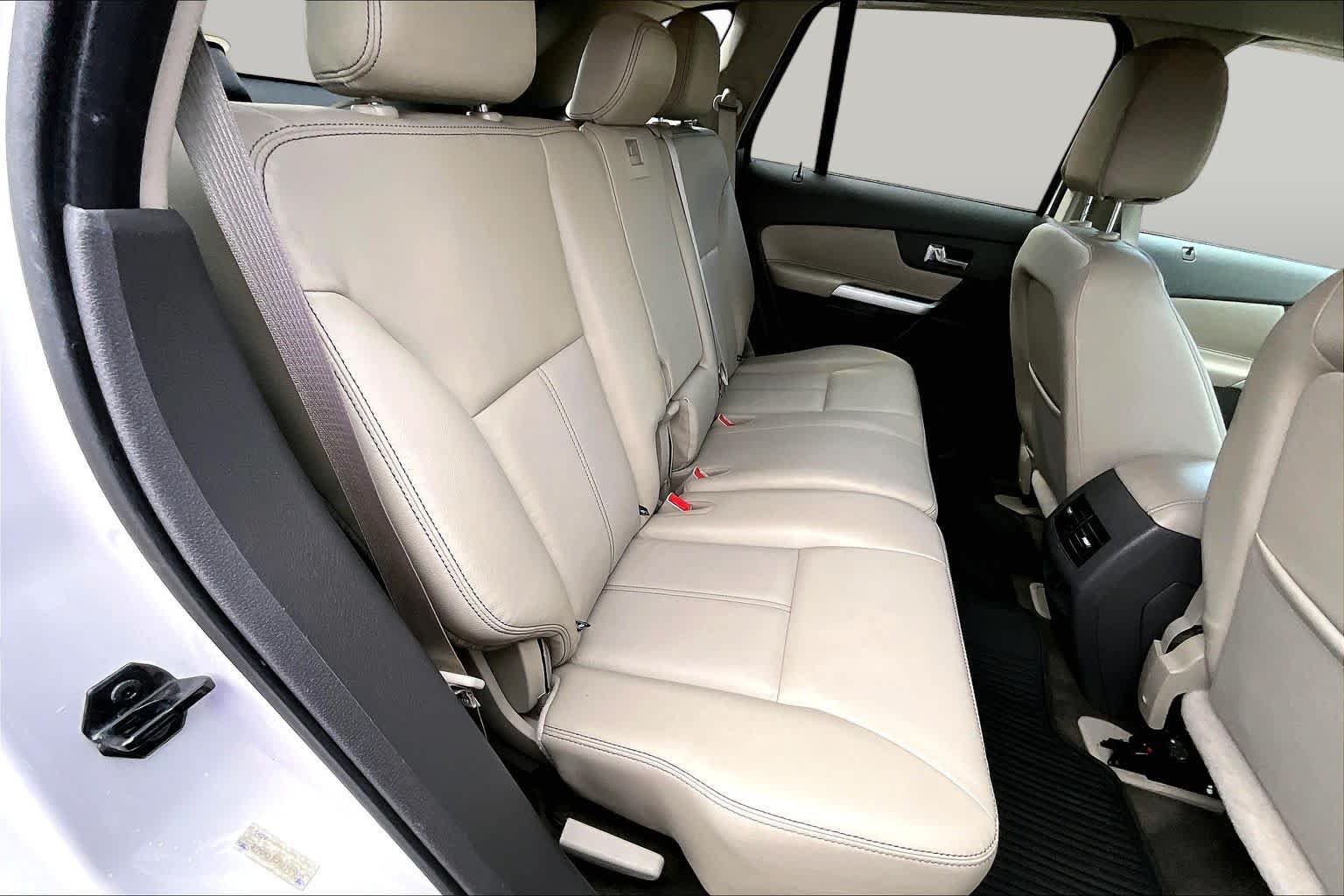 Used 2013 White Platinum Metallic Tri-Coat Ford SEL image 22