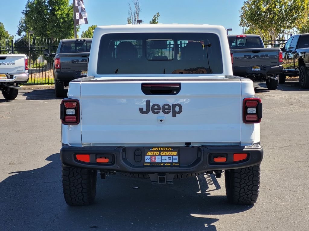 Used 2025 White Jeep Mojave image 5