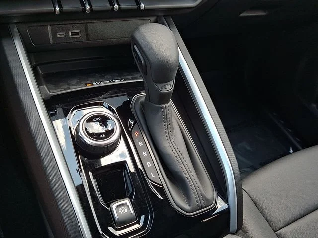 Used 2025 Sterling Gray Metallic Chevrolet Trail Boss image 14