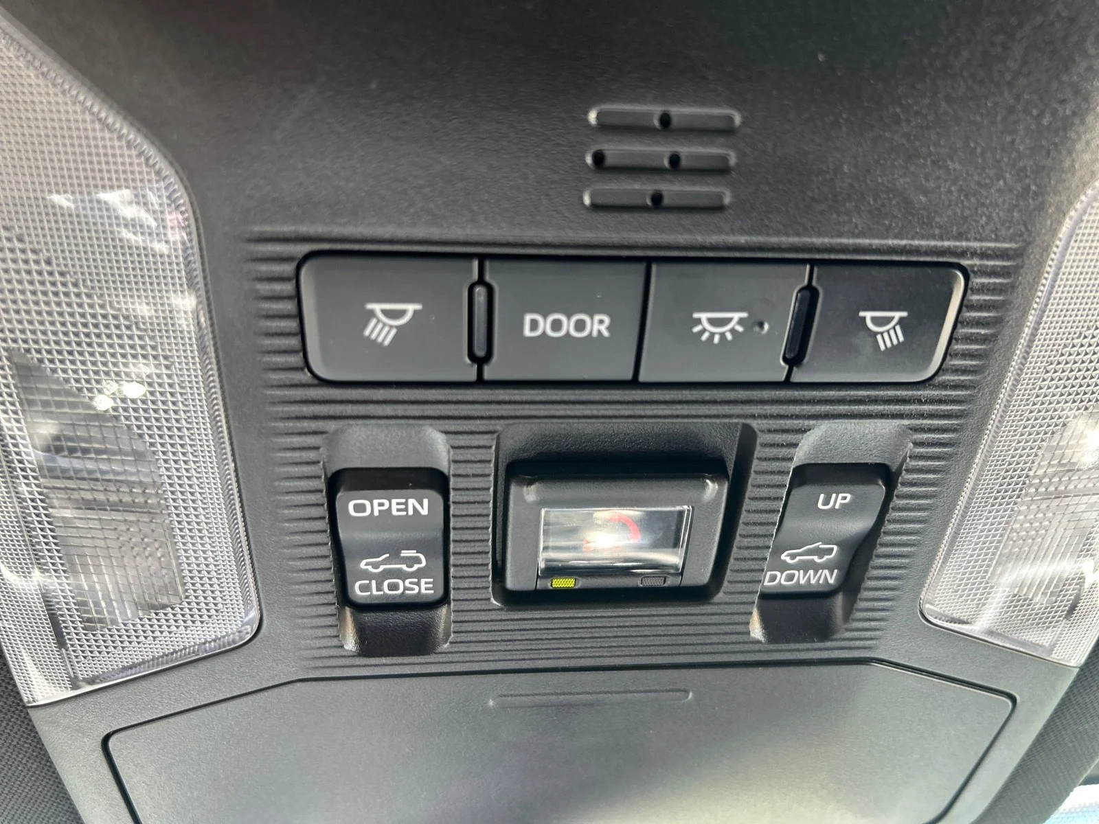 Used 2022 WHITE Toyota Hybrid XSE image 21