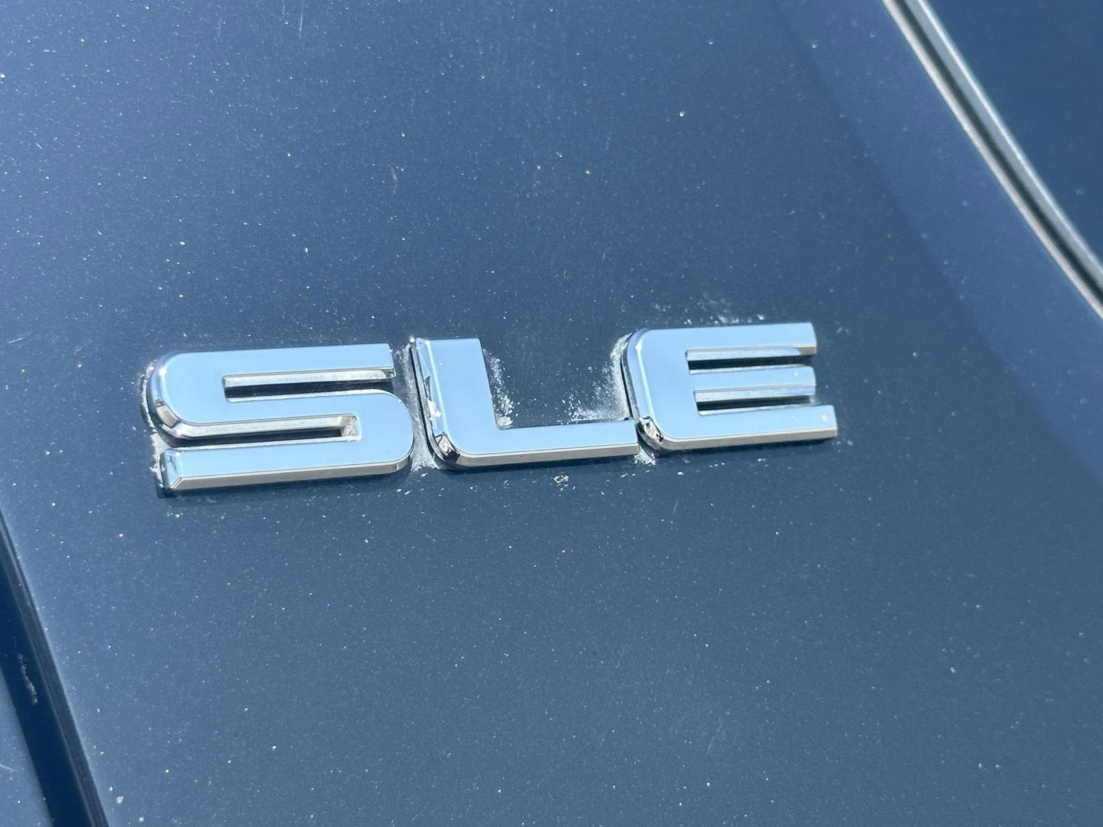 Used 2019 Ebony Twilight Metallic GMC SLE image 14