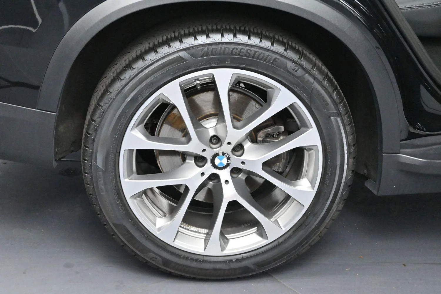 Used 2024 Carbon Black Metallic BMW xDrive40i image 38