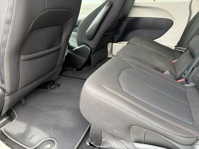 Used 2018 Black Chrysler Touring Plus image 12