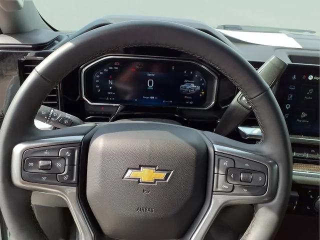 Used 2026 Summit White Chevrolet LT image 10