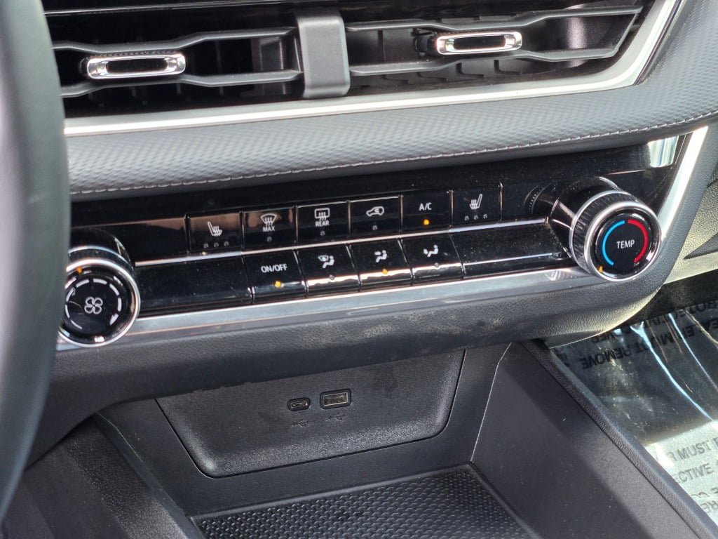 2025 Chevrolet Equinox LT - Photo 27