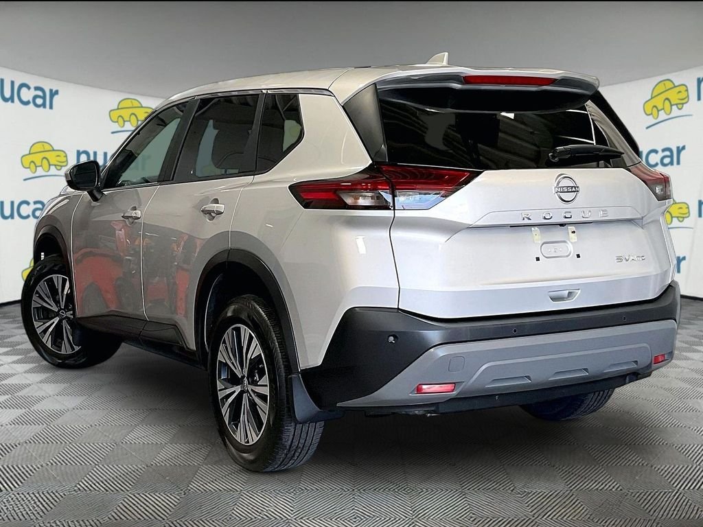 Used 2023 Silver Nissan SV image 4