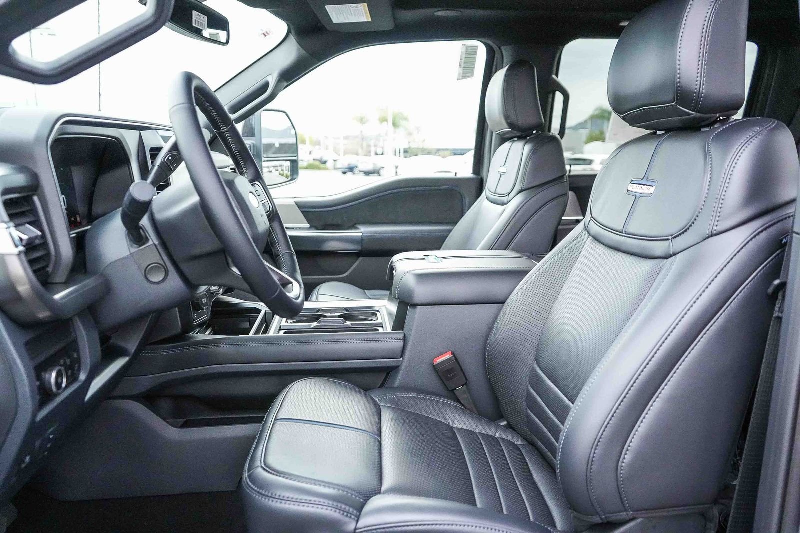 2026 Ford F-250 Super Duty Platinum - Photo 17