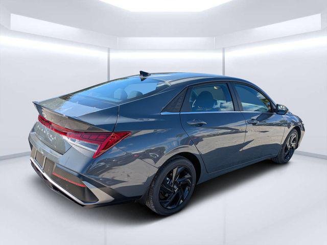 New 2026 Gray Hyundai SEL Sport Premium image 3