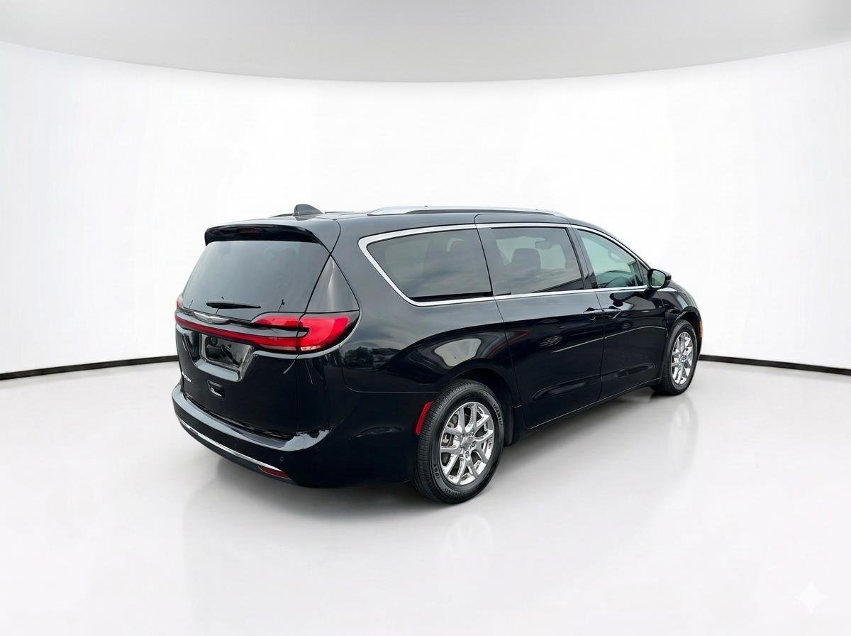 Used 2024 Diamond Black Crystal Pearlcoat Chrysler Touring L image 6