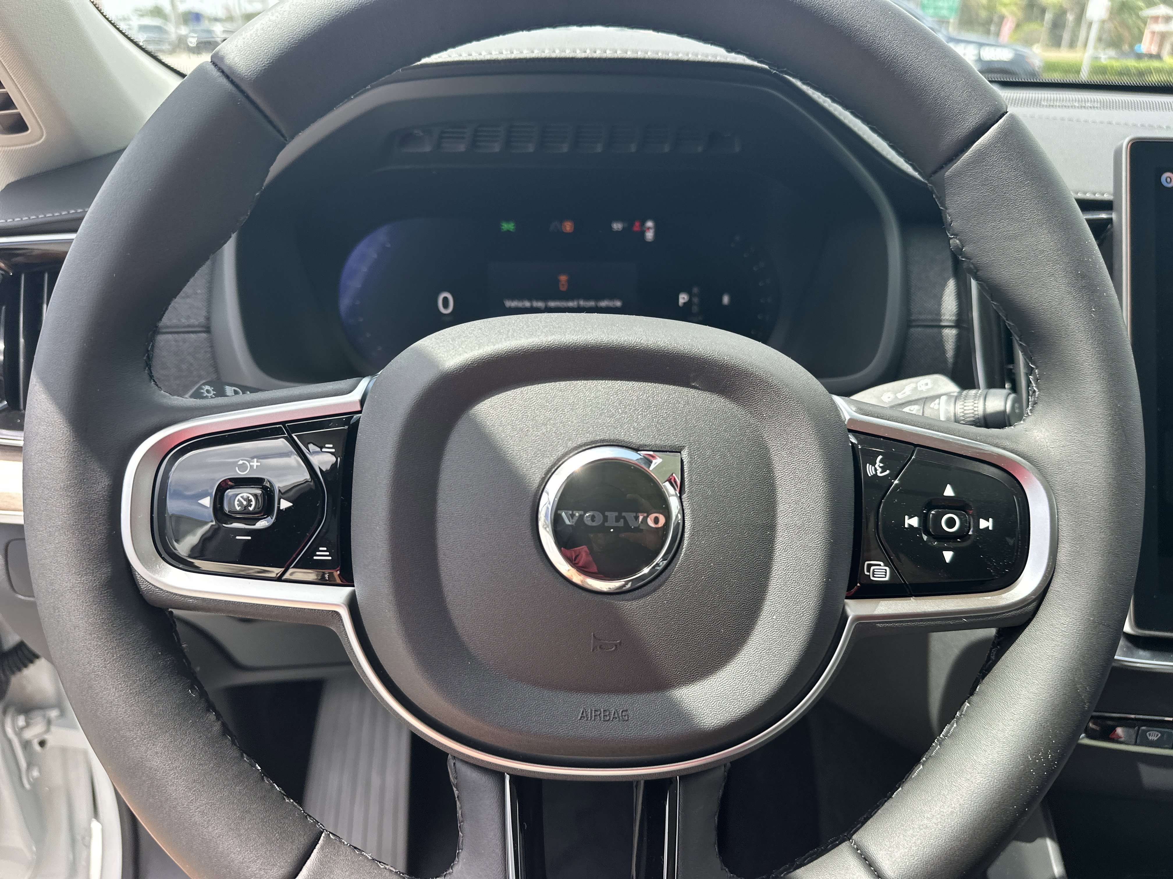 New 2026 Crystal White Volvo Plus image 18