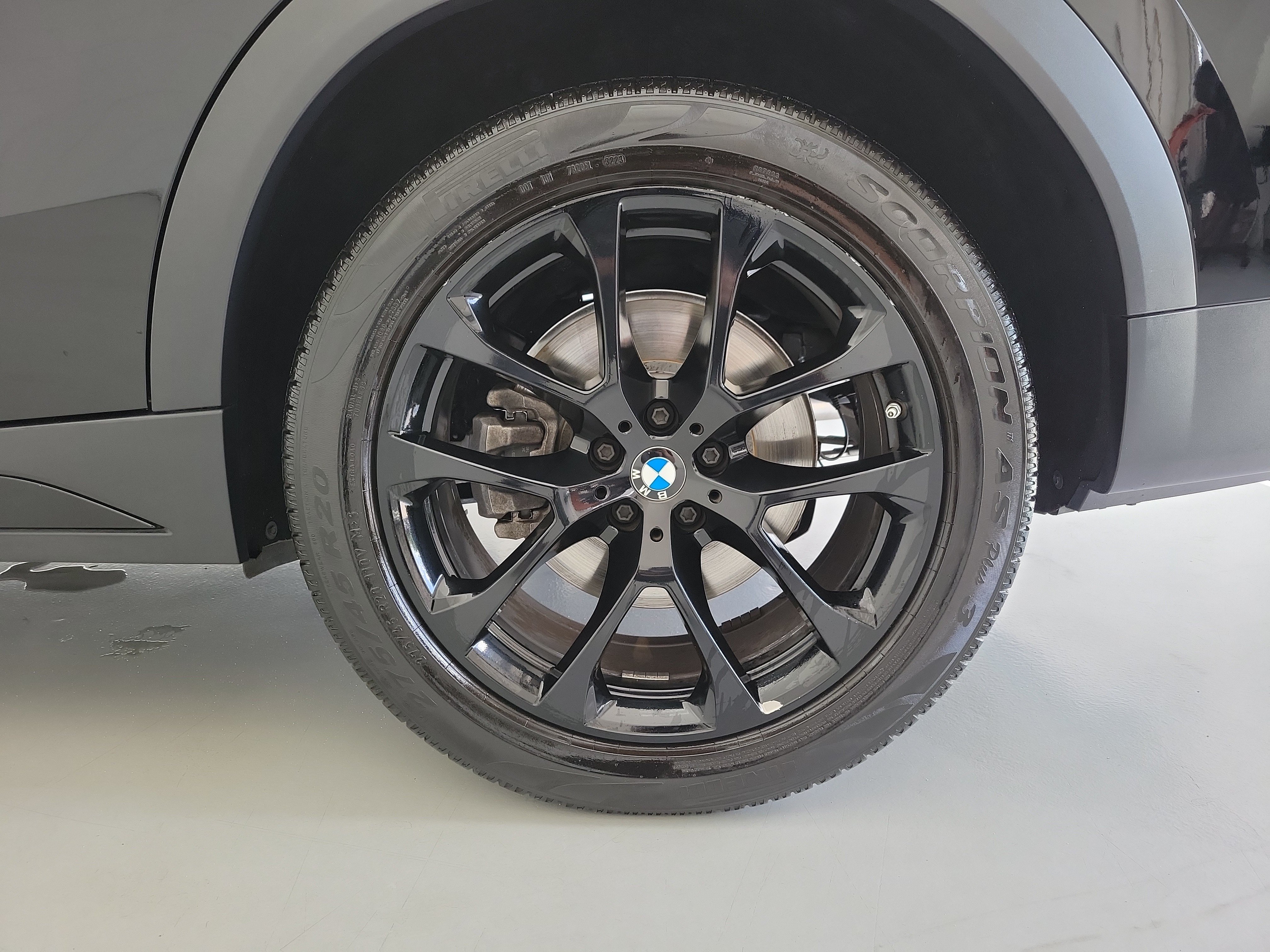 Used 2022 Jet Black BMW xDrive40i image 12