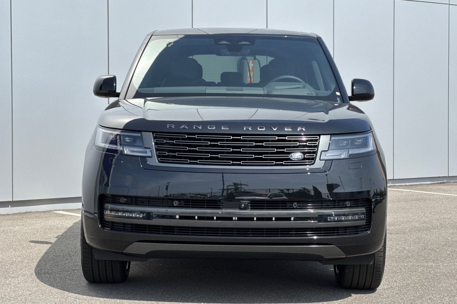 New 2026 Santorini Black Land Rover SE image 8