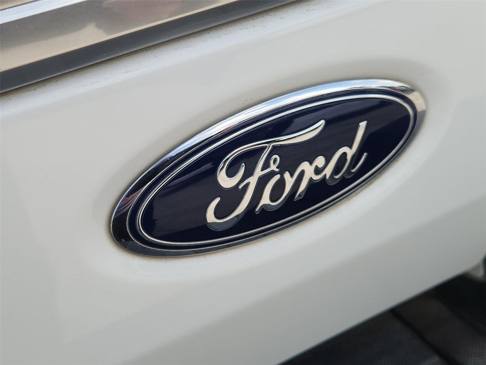 Used 2021 White Ford Platinum image 31