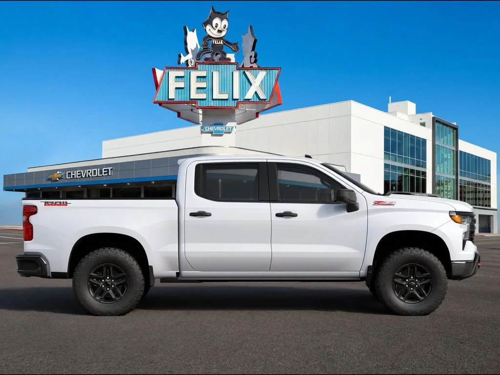New 2026 Summit White Chevrolet Custom Trail Boss image 3