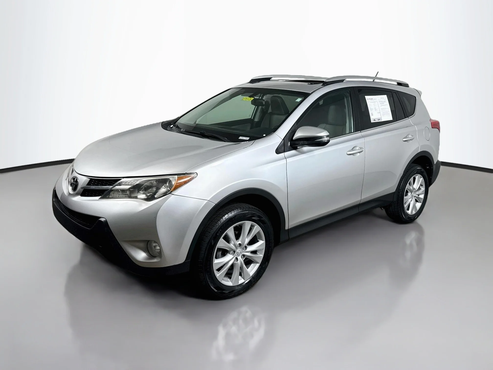 Used 2015 Classic Silver Metallic Toyota Limited image 3