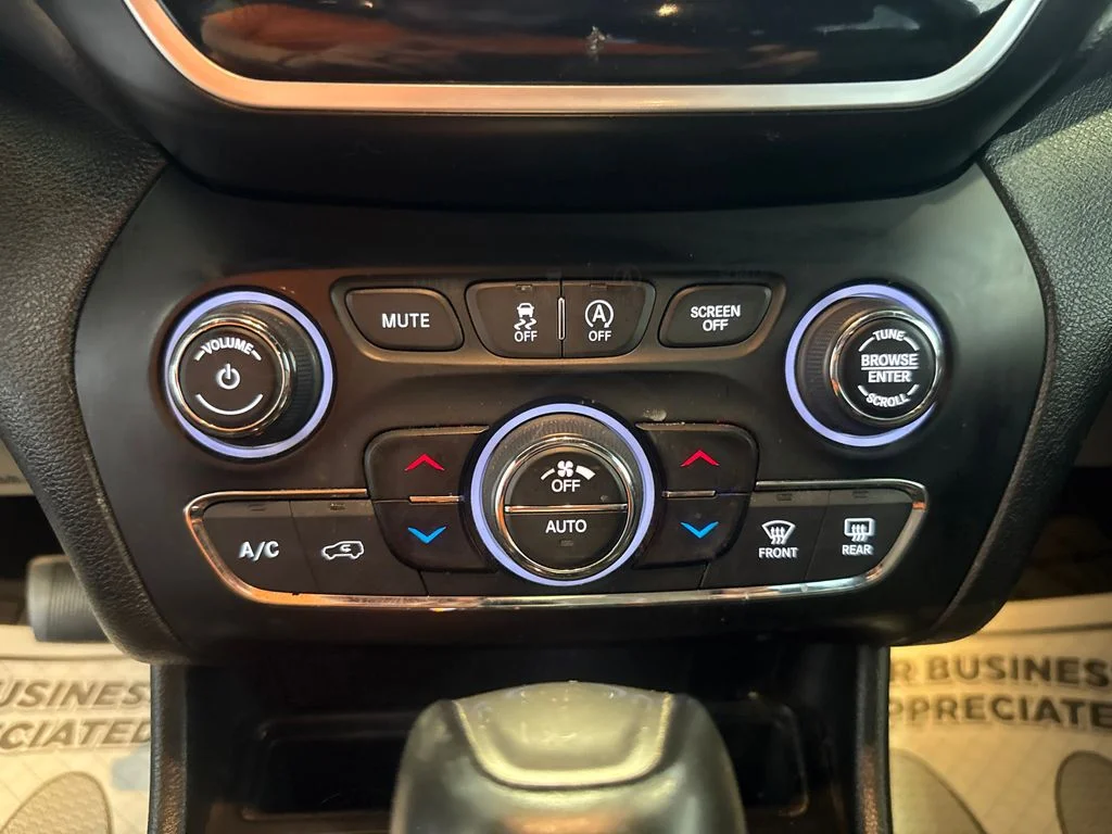 Used 2019 Red Jeep Limited image 18