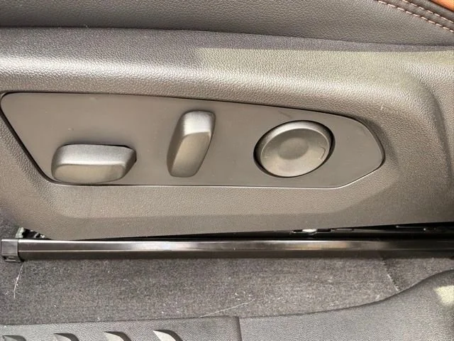2026 GMC Canyon AT4 - Photo 19