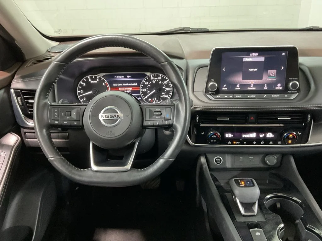 Used 2021 Scarlet Nissan SV image 8