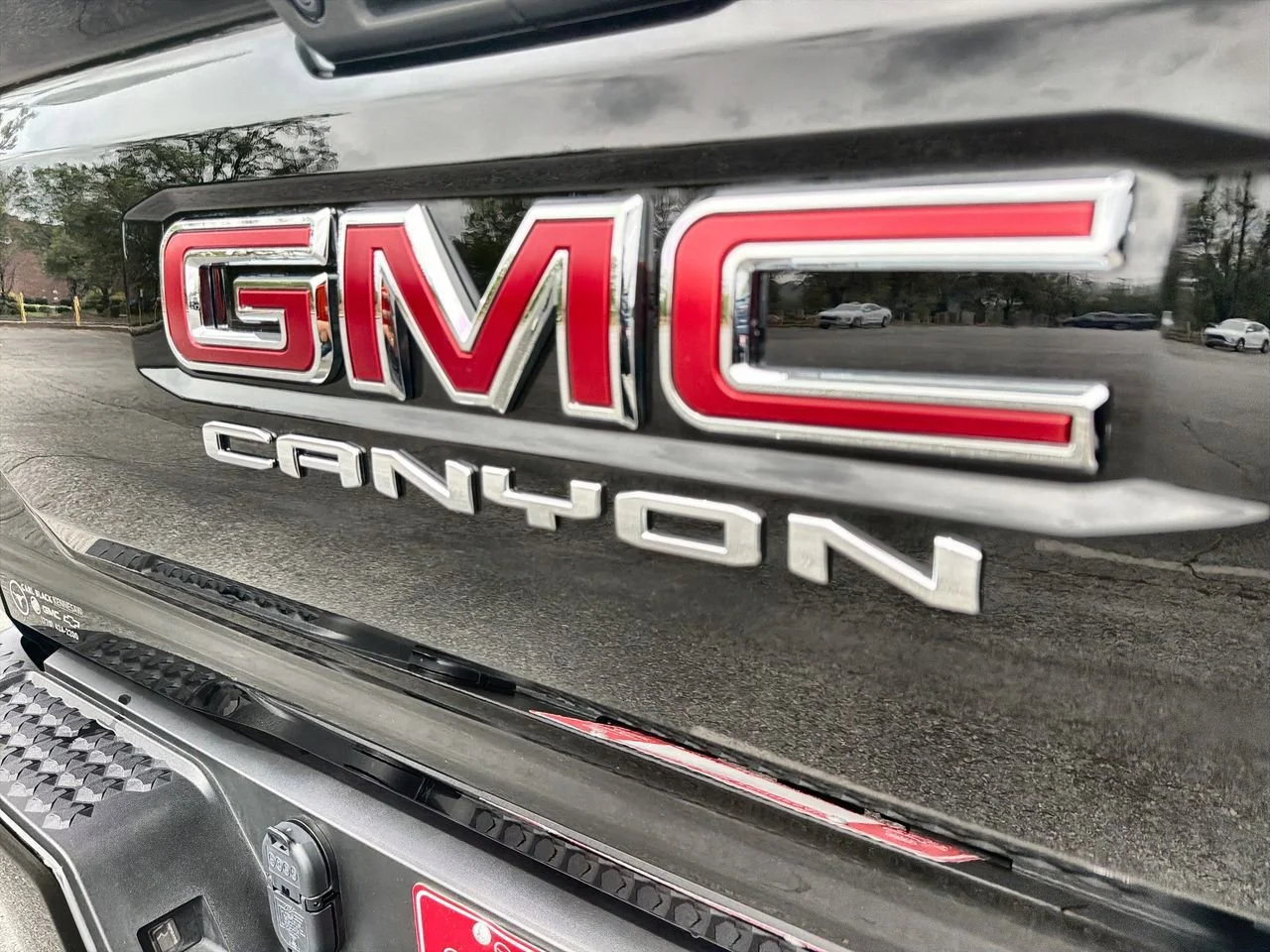 Used 2024 Onyx Black GMC AT4X image 27
