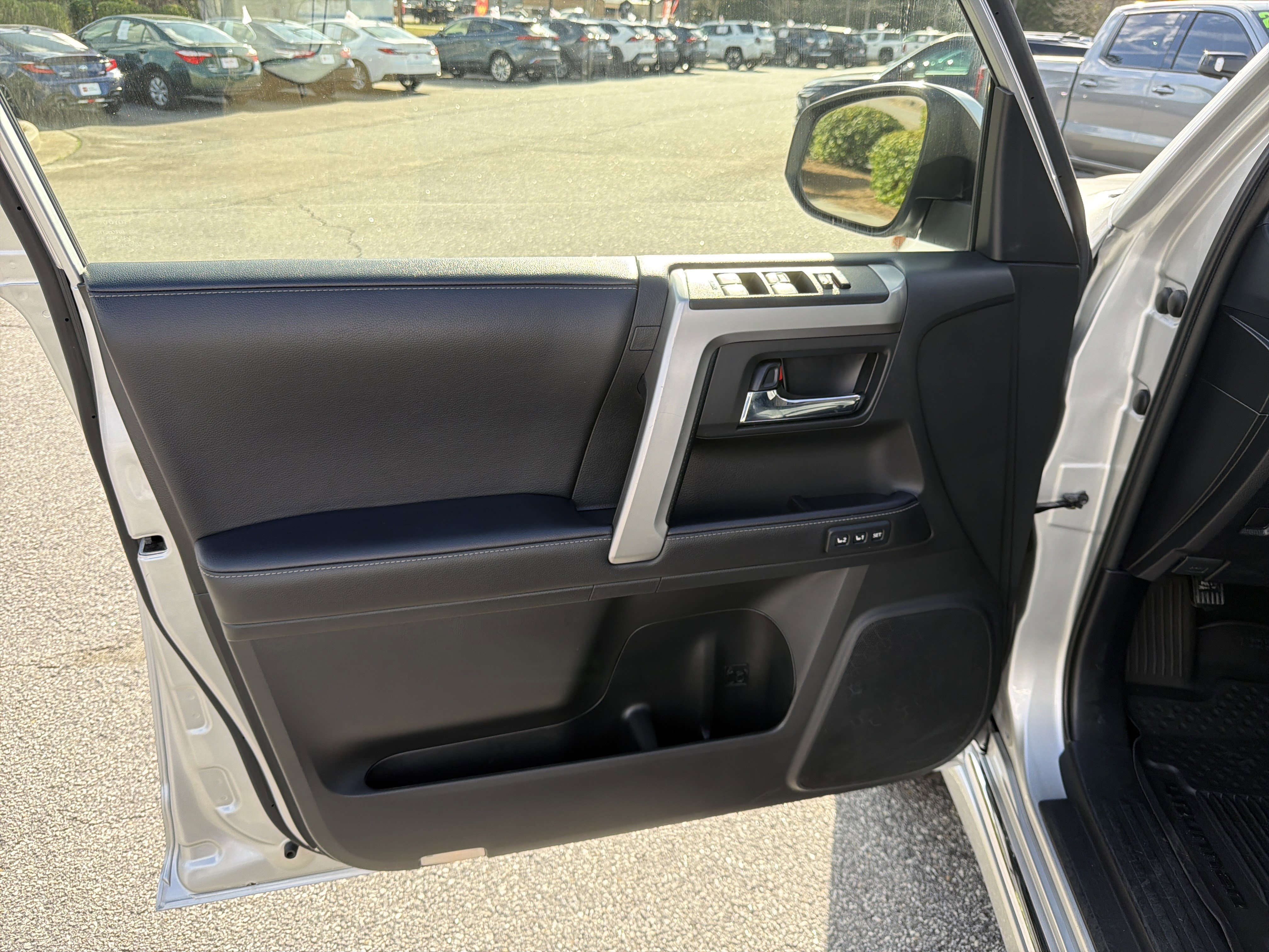 2022 Toyota 4Runner Limited - Photo 21