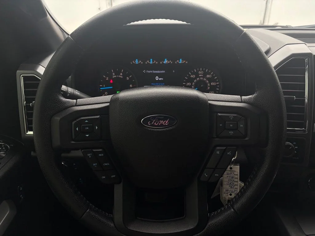 Used 2016 Oxford White Ford XLT image 19